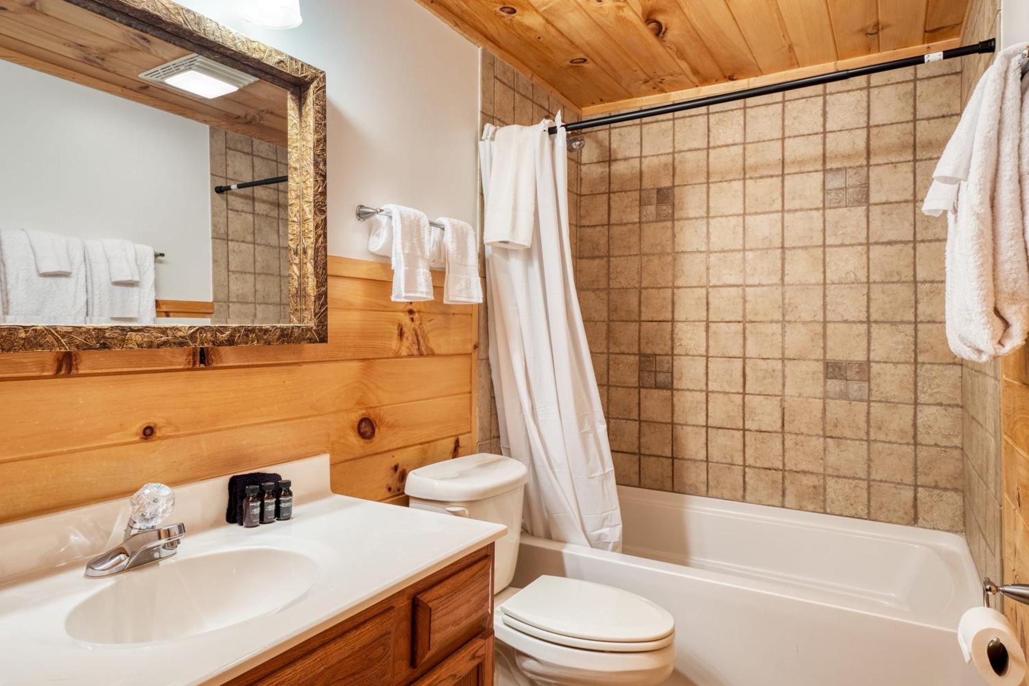 Chestnut By Avantstay Mountain Cabin W Treetop Views Hot Tub Game Room Gatlinburg Exterior foto