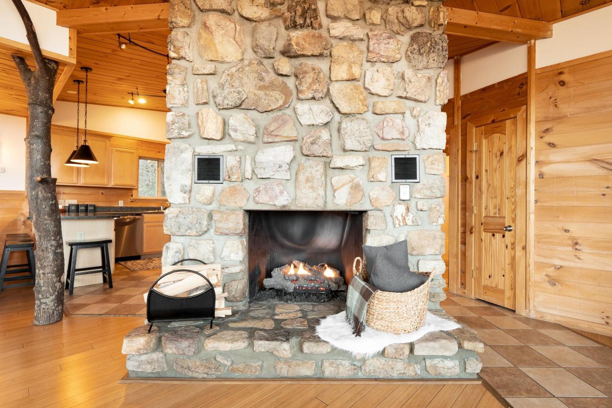 Chestnut By Avantstay Mountain Cabin W Treetop Views Hot Tub Game Room Gatlinburg Exterior foto